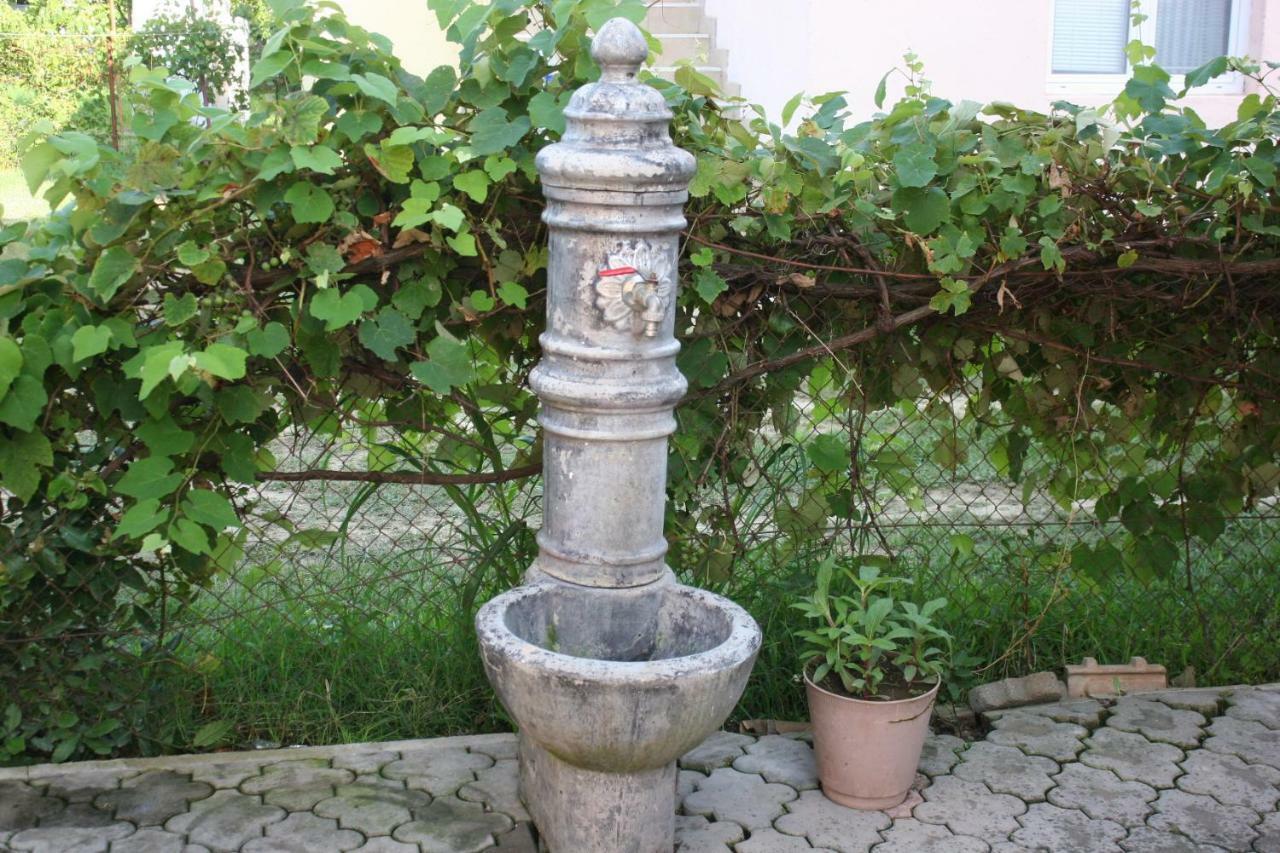 Apartments Emerald Ulcinj Luaran gambar