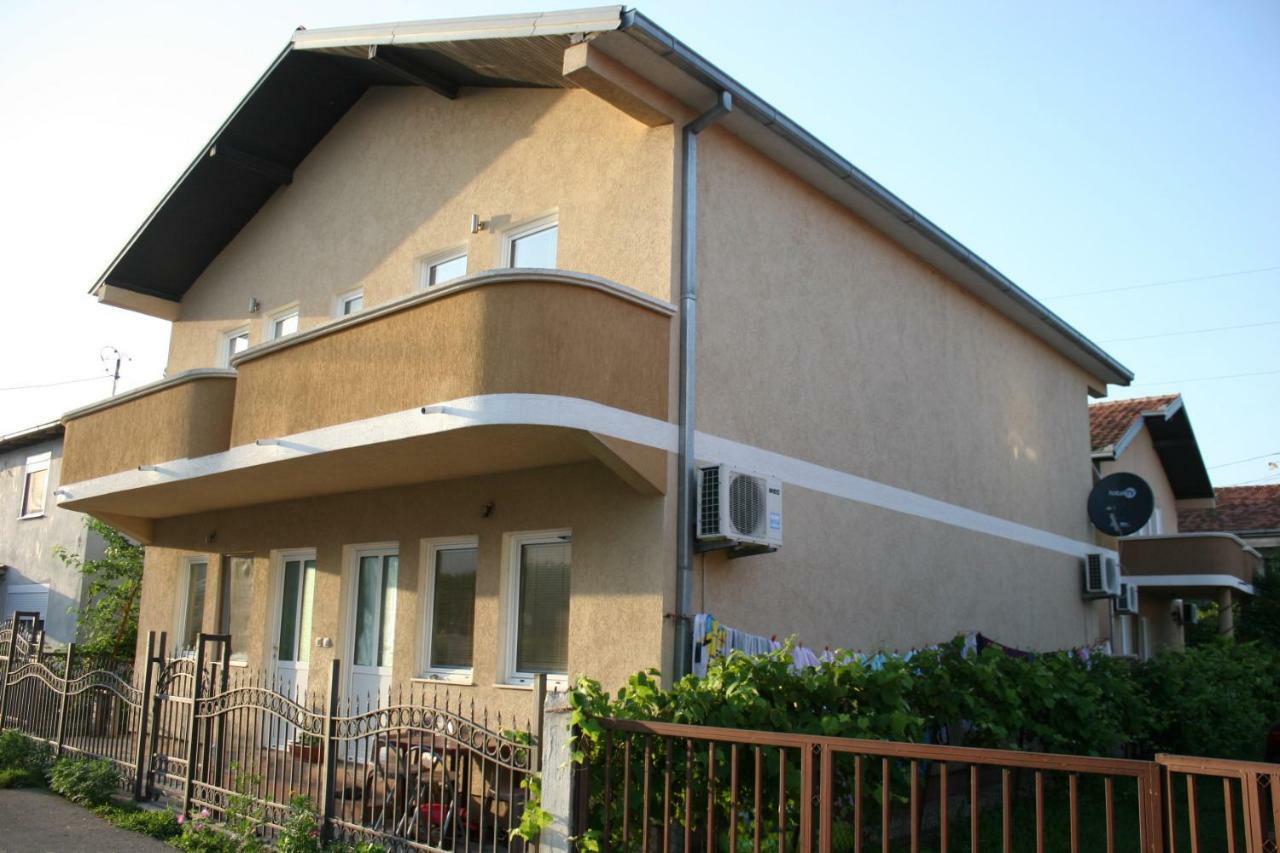 Apartments Emerald Ulcinj Luaran gambar